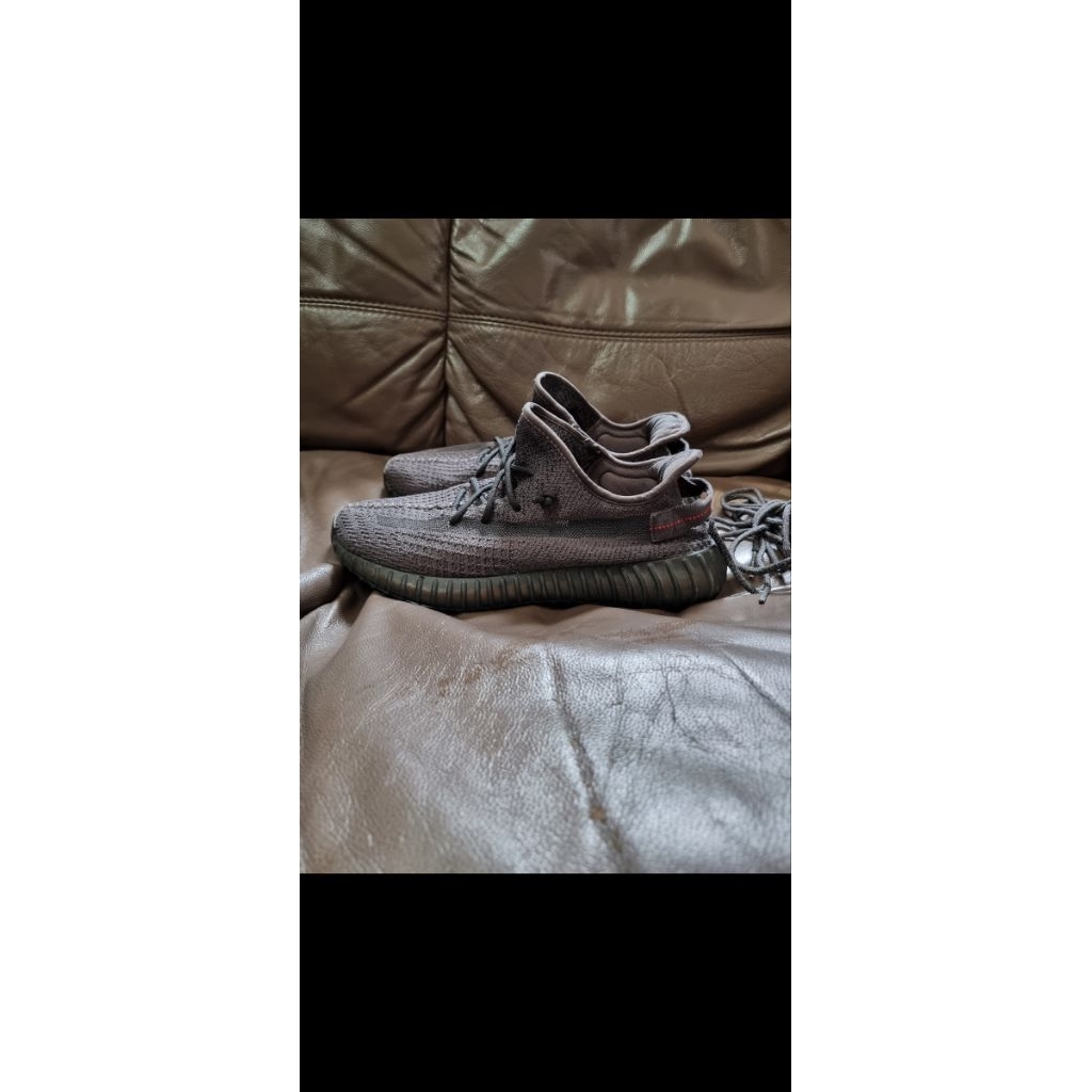 adidas yeezy triple black original