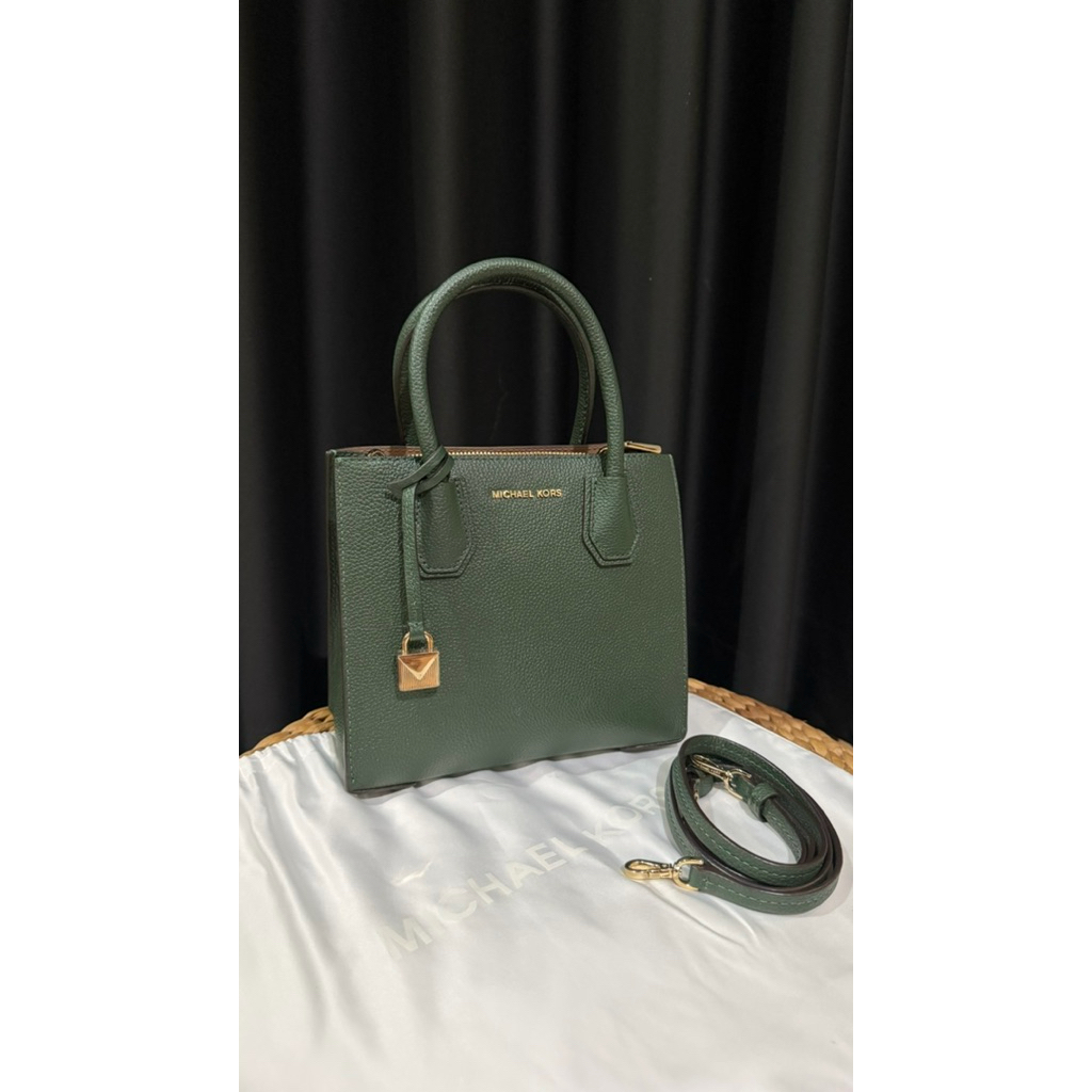Michael Kors Mercer Medium Messenger Crossbody
