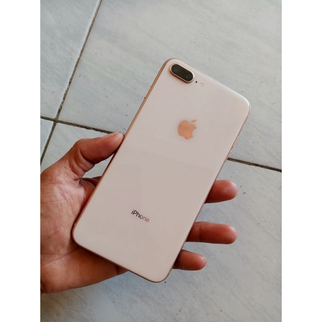 iPhone 8plus  64gb  Wi-Fi only & bebas riset iCloud