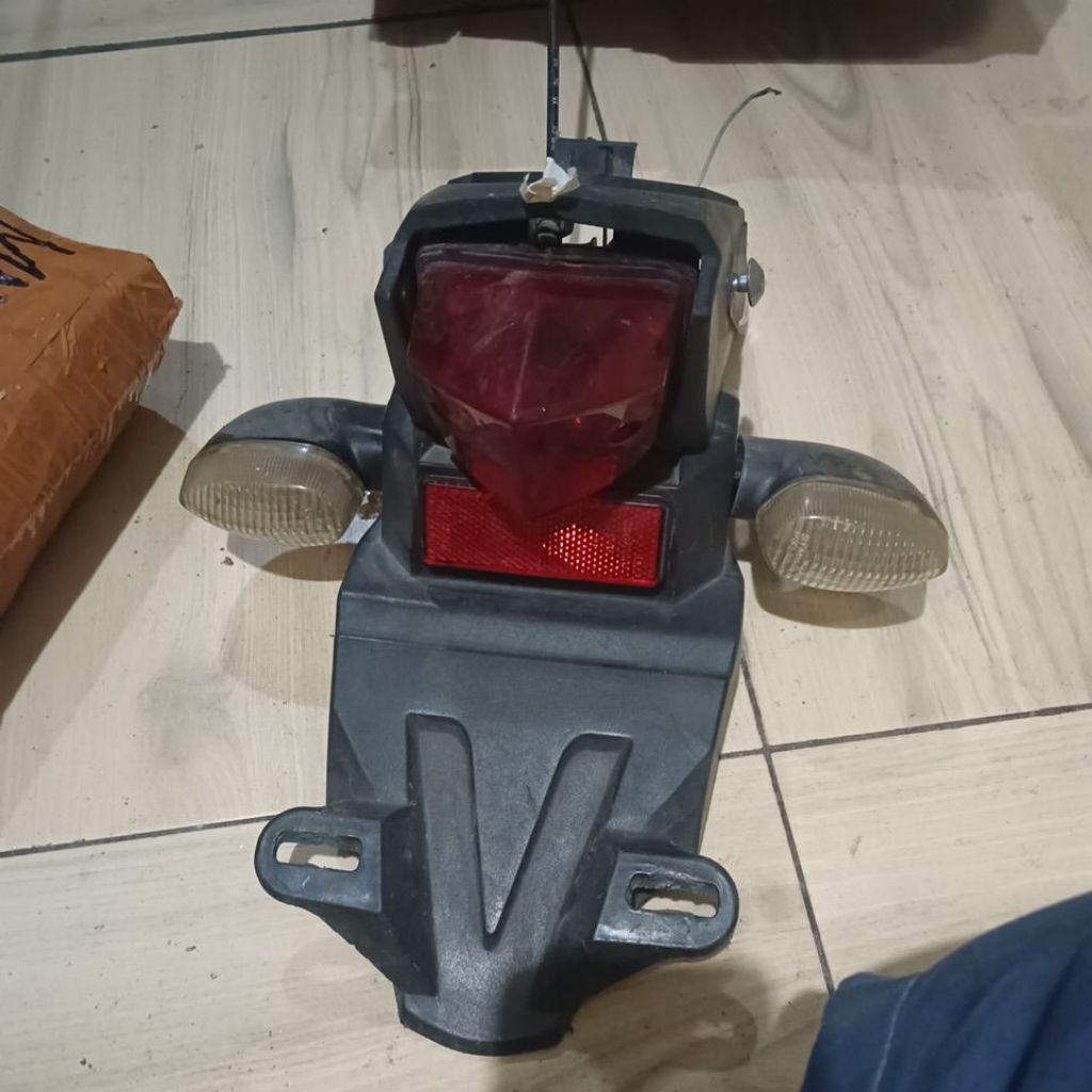 LAMPU STOP BYSON FI