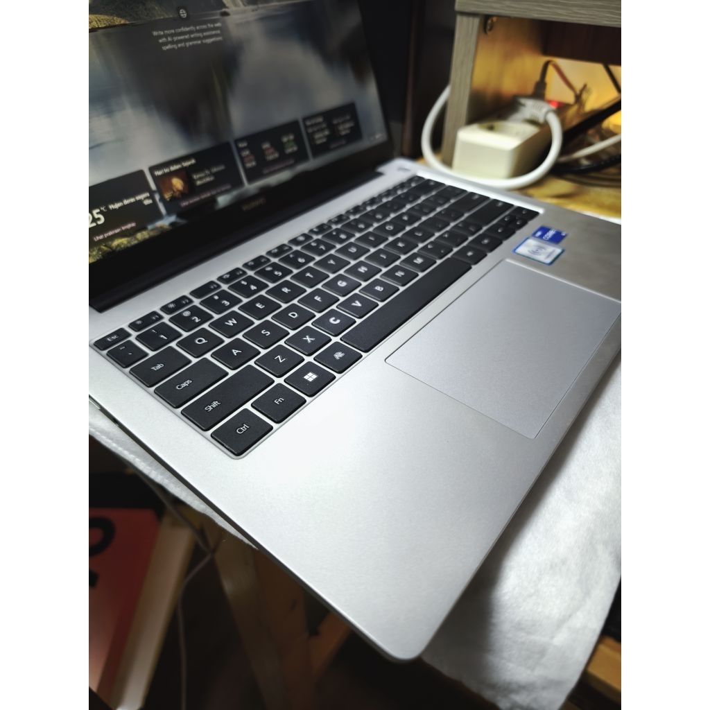 HUAWEI MATEBOOK D14 Intel Core i5-13420H 16GB/512GB, LAYAR FULL HD IPS Laptop