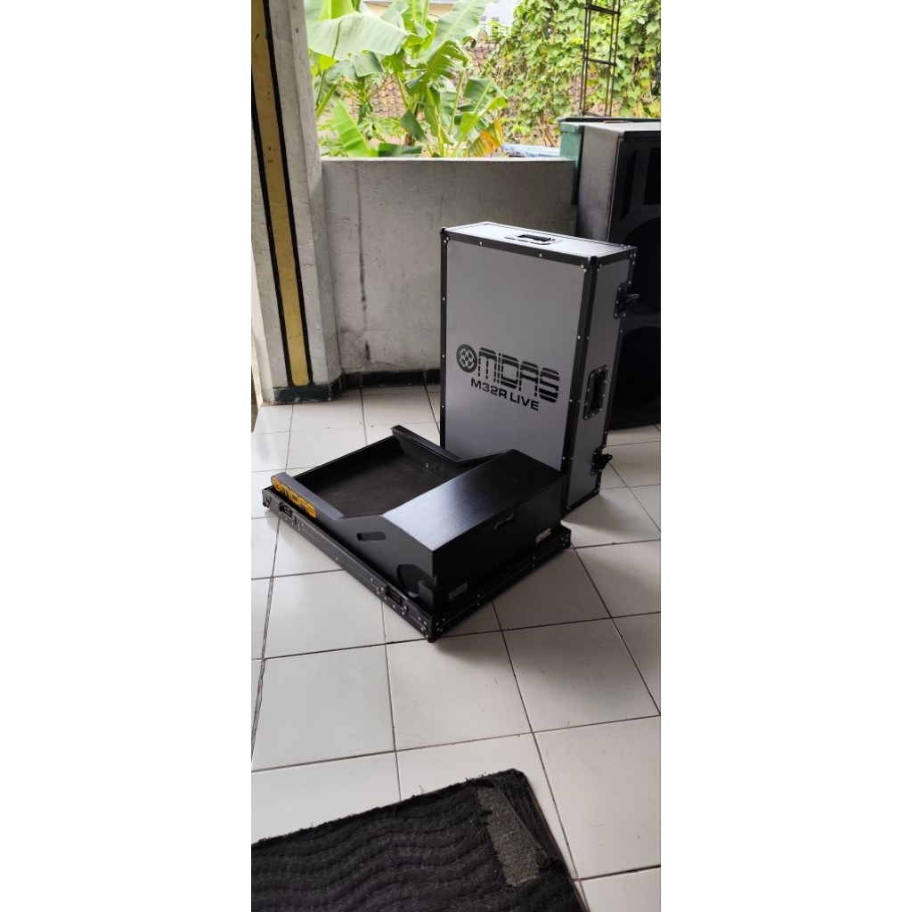 Hardcase MIDAS M32R Live