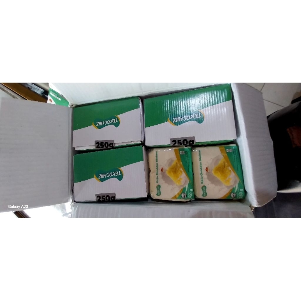 keju  cheddar tekomas 250 gram