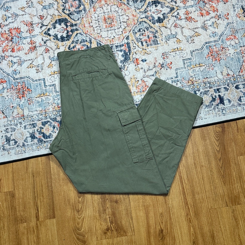 UNIQLO REGULAR FIT CARGO PANTS SECOND