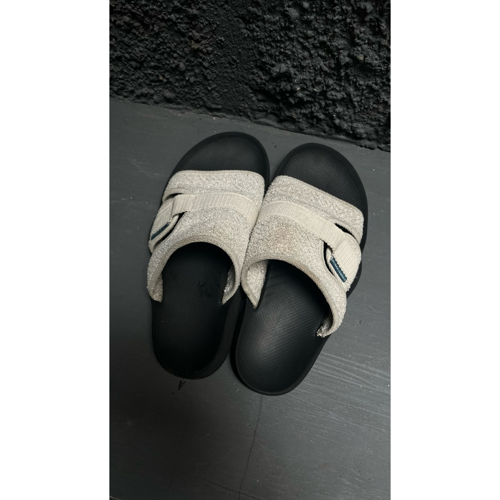 Preloved hijack sandal