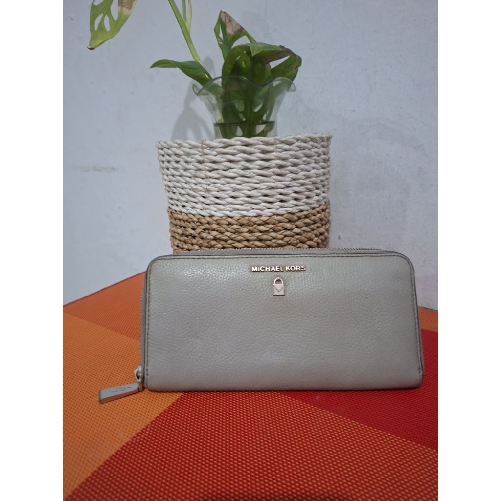 PRELOVED DOMPET MICHAEL KORS