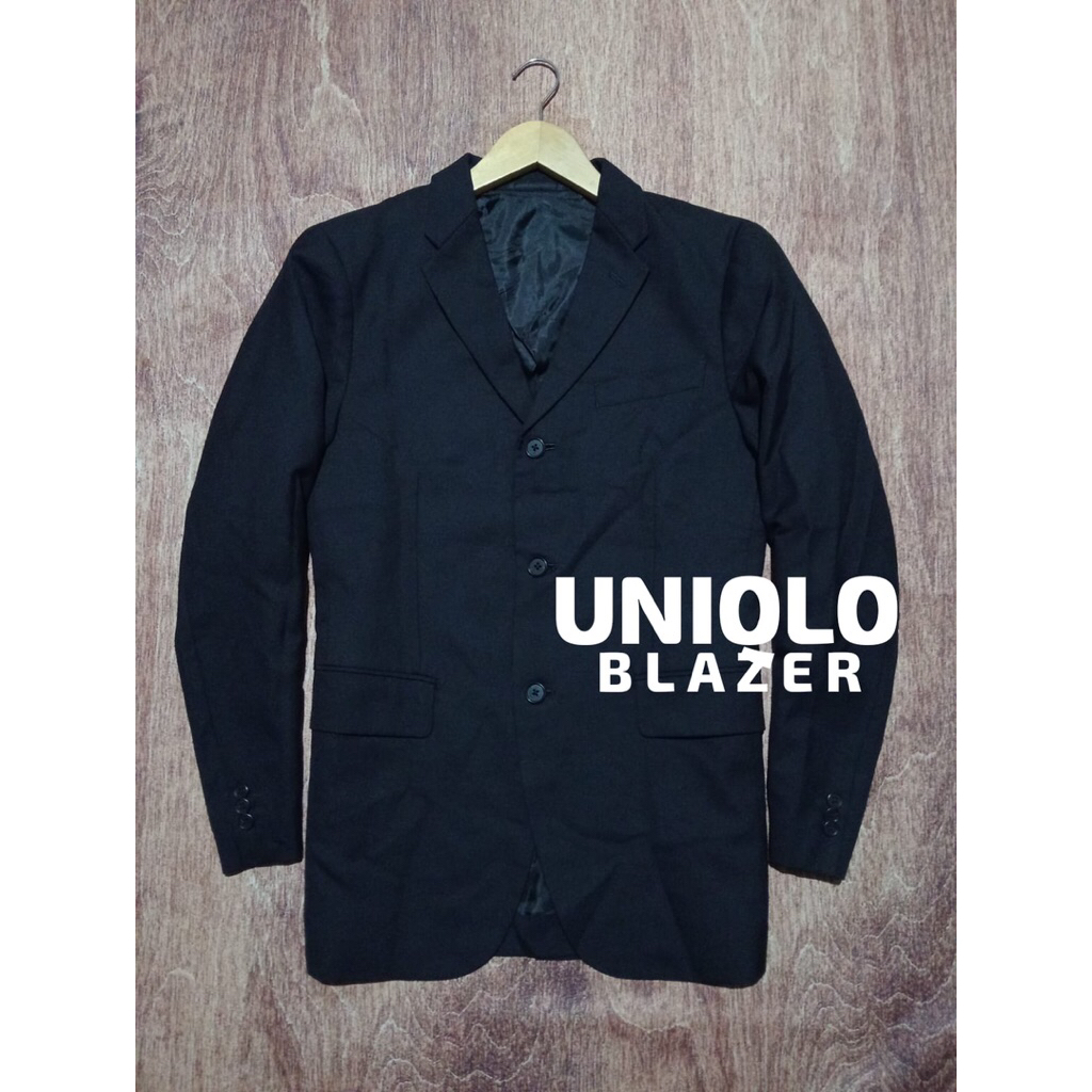 Uniqlo blazer casual keren nahan jatoh tebal warna pekat second preloved