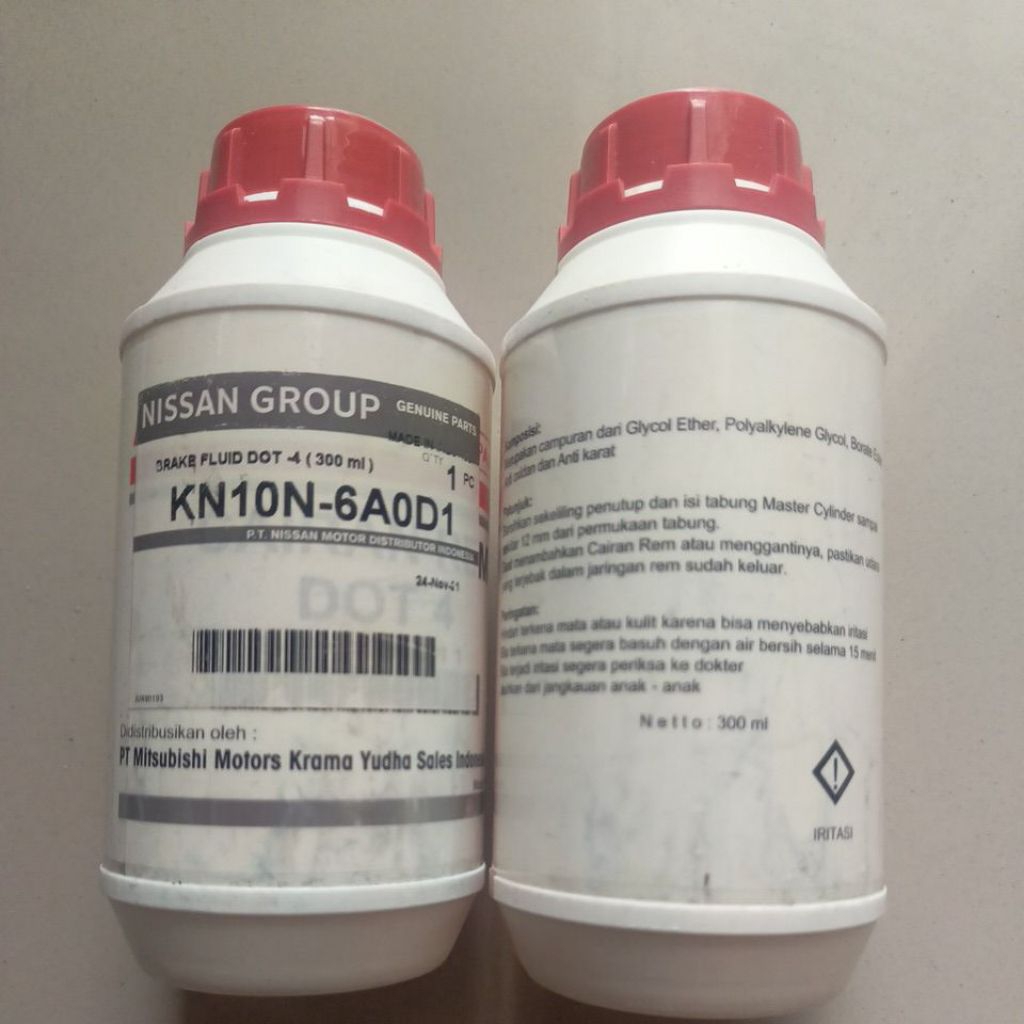 MINYAK REM DOT 4 NISSAN OLI REM DOT 4 MOBIL UNIVERSAL MINYAK REM NISSAN MITSUBISHI 300ML