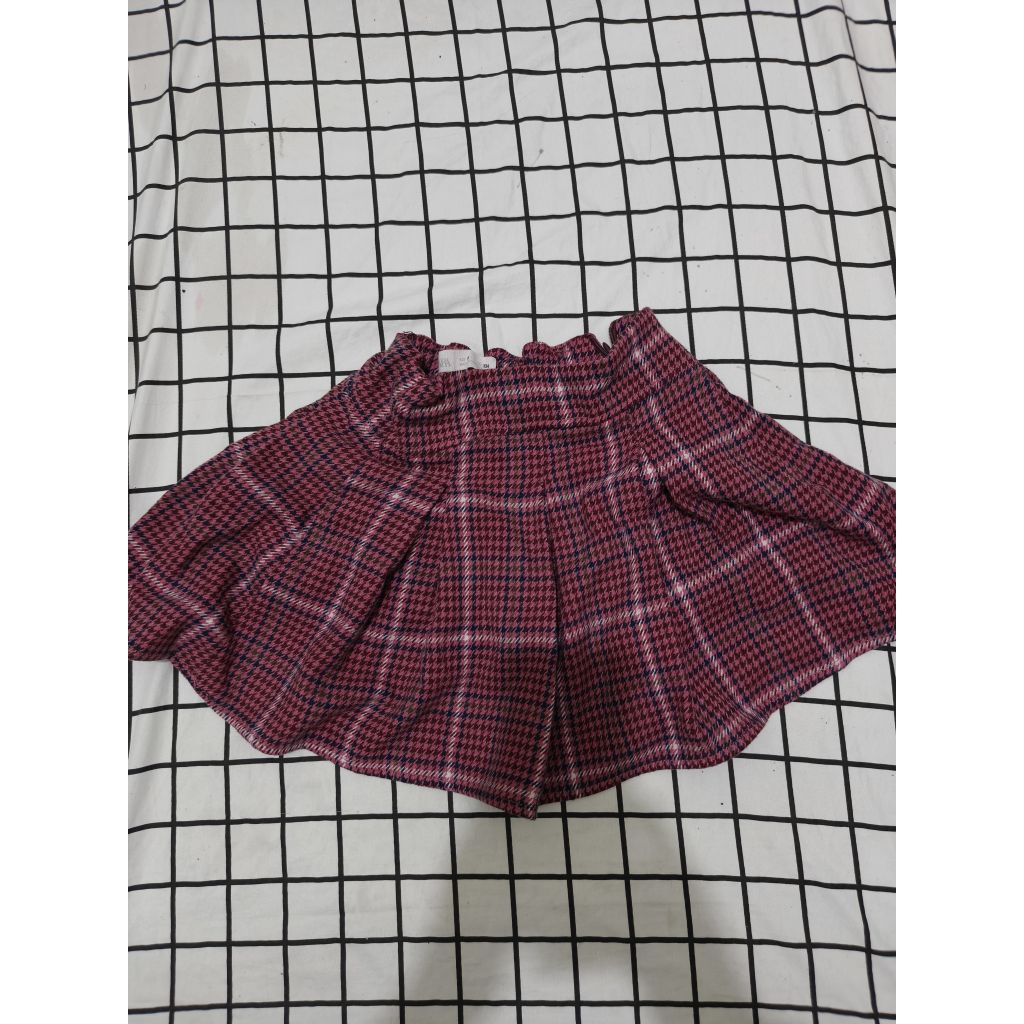 Rok mini lipit Anak wanita dengan motif kotak-kotak merah dan hitam Size 9 || Zara