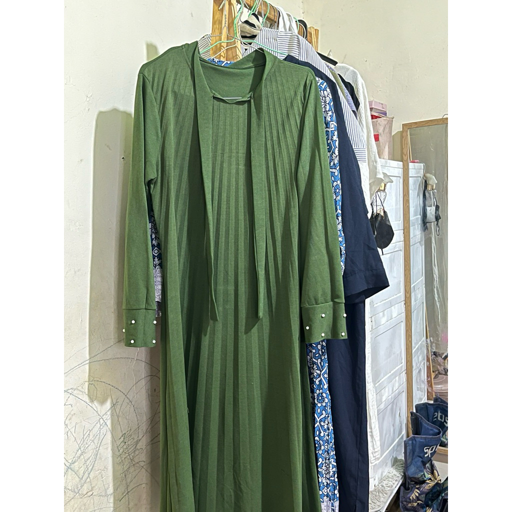 Gamis Hijau Botol