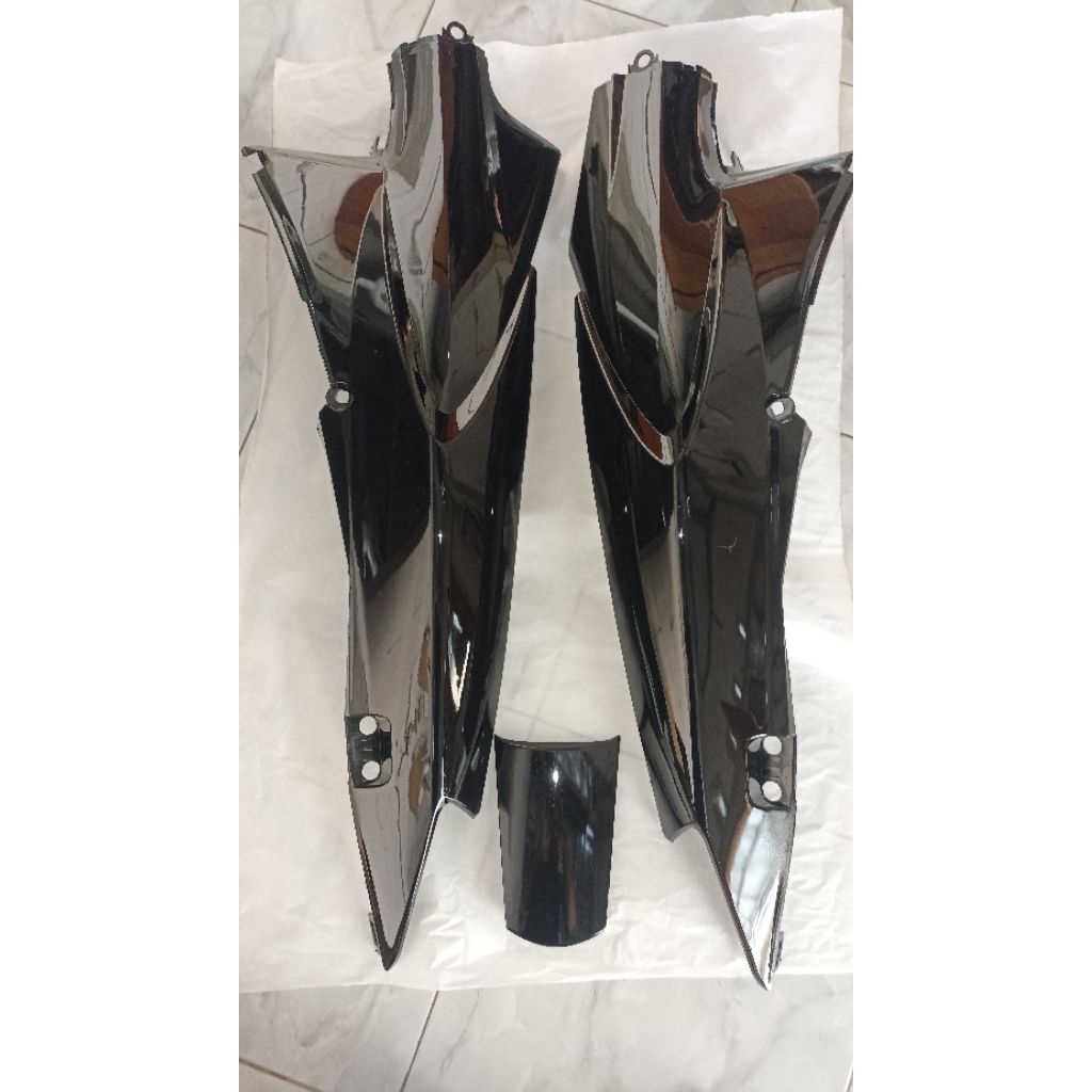 Cover body bodi belakang karisma 125 D