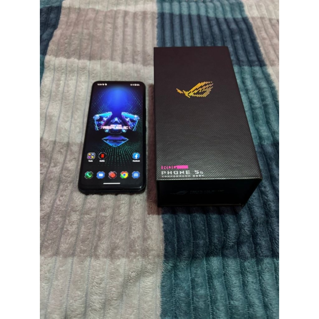 ASUS ROG 5S 8/128 GB SECOND