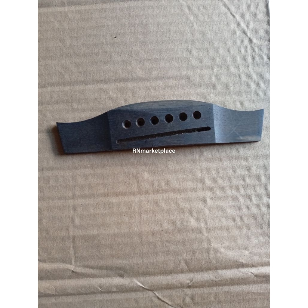 Bridge Gitar Akustik TAYLOR bahan kayu premium