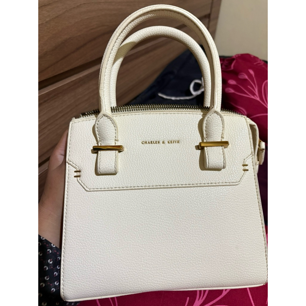 Tas charles keith preloved