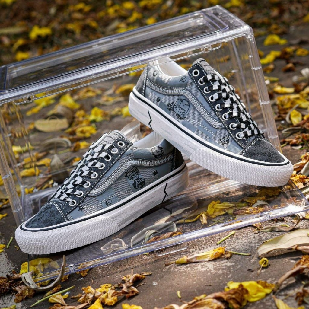 Sneakers Style 36 x Hirono Pop Mart Grey Black