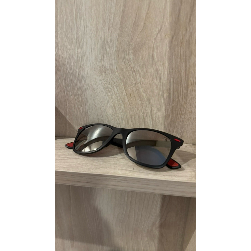 Kacamata Ray-Ban RB4195M SCUDERIA FERRARI COLLECTION