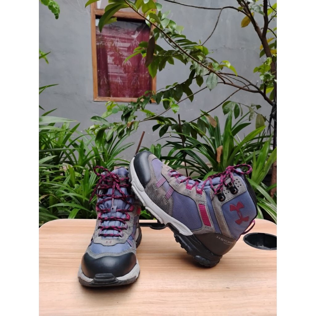 Under Armour Post Canyon Mid WP Hiking Boot