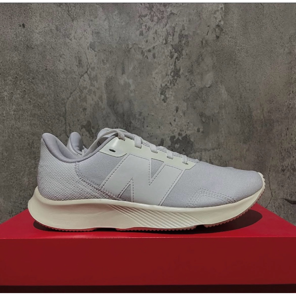 Sepatu Lari Wanita NB Original Resmi BNIB