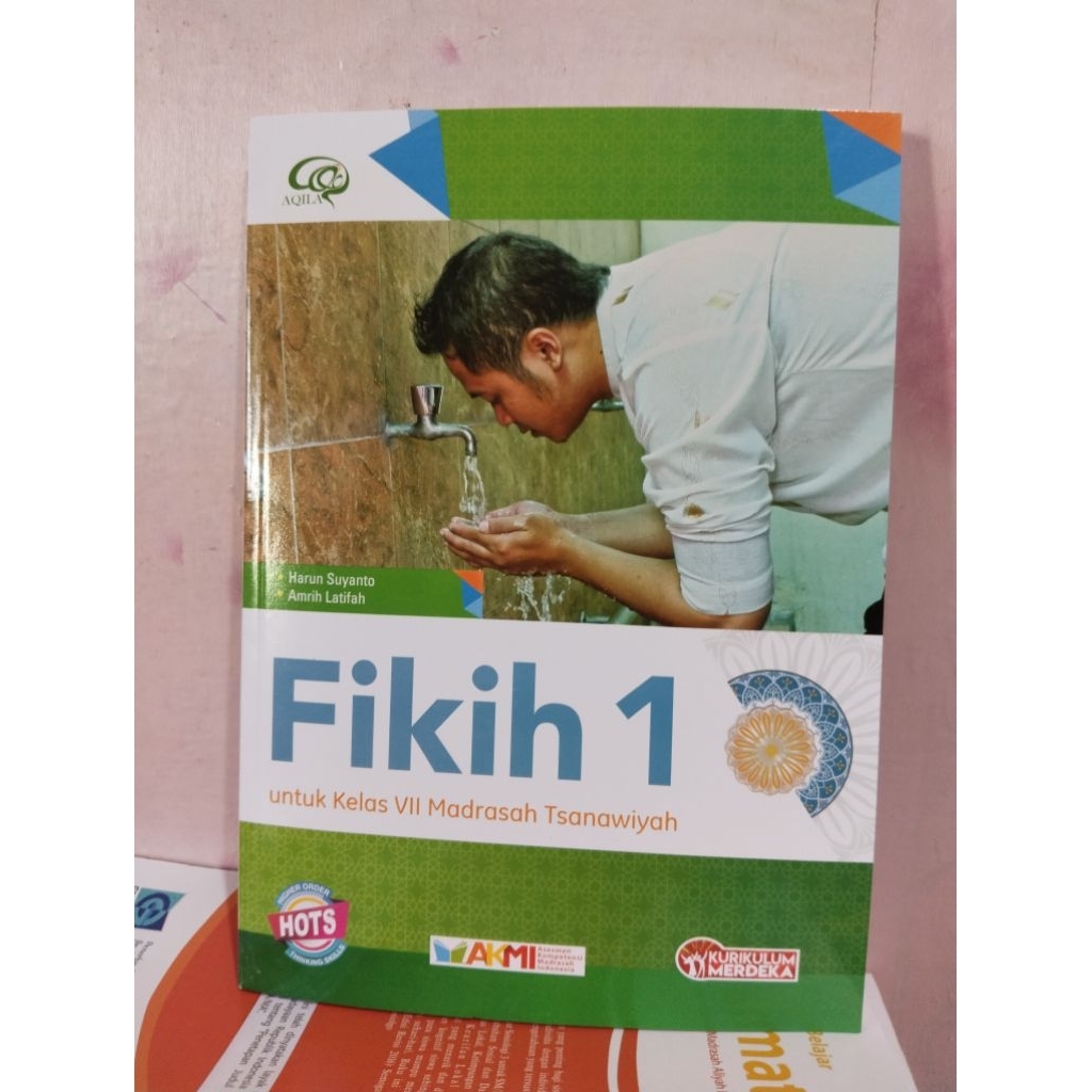 buku fikih/fiqih untuk kelas 7/VII/1 mts kurikulum merdeka
