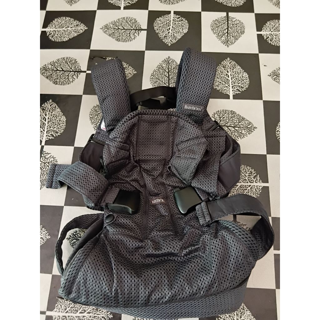gendongan baby bjorn