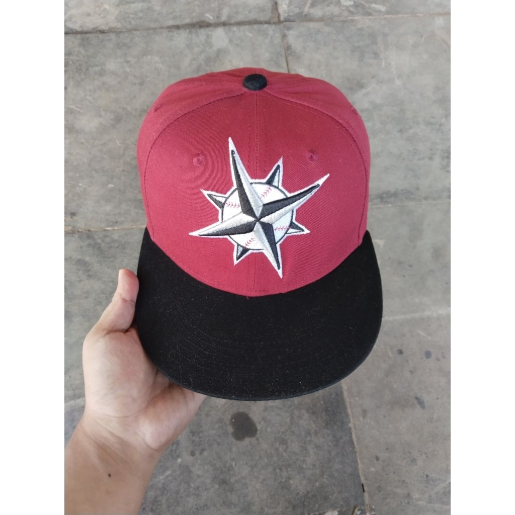 Topi Snapback Kompas Big Logo