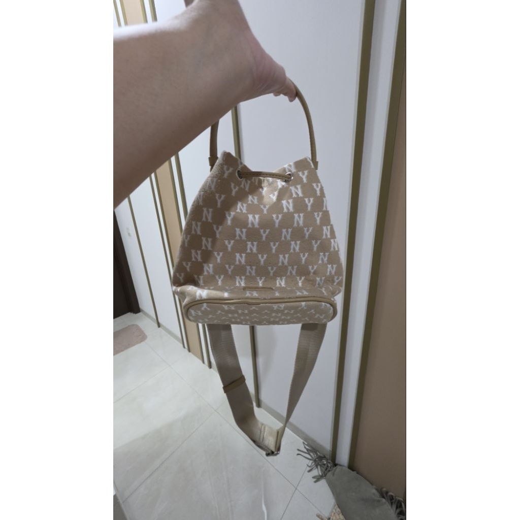 MLB NY bucket bag