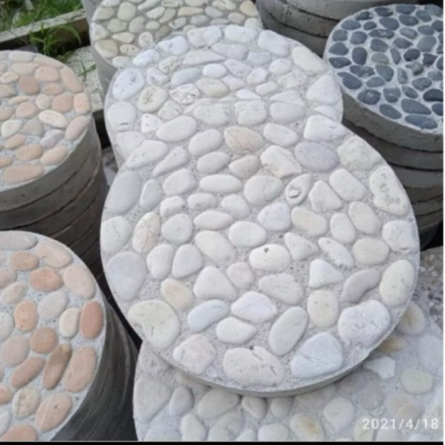 Stepping stone/ batu pijakan taman
