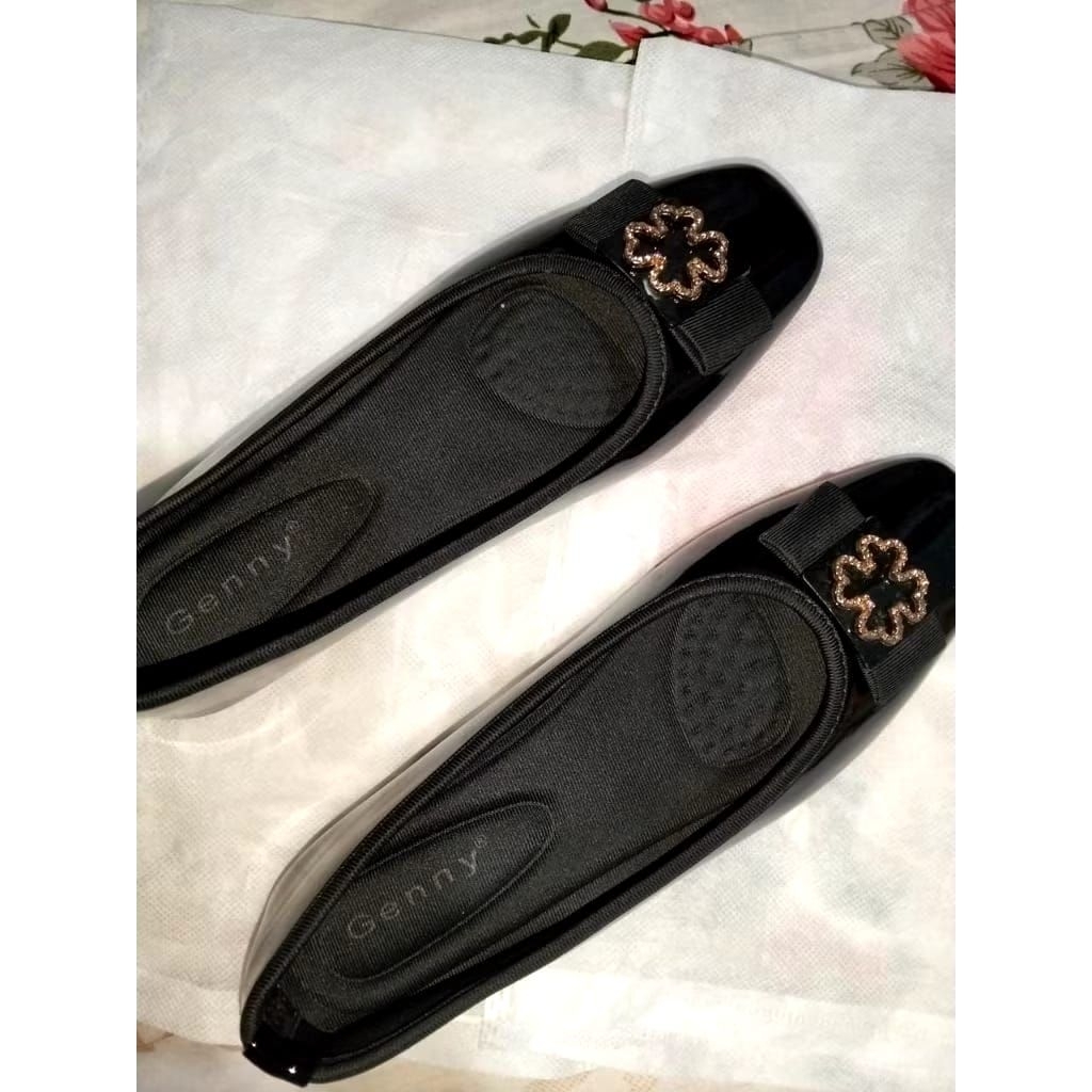 Flat shoes Genny size 37