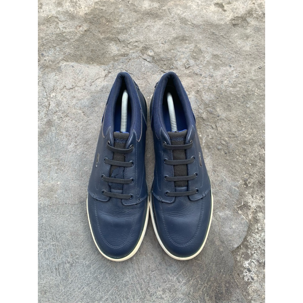 SEPATU LACOSTE