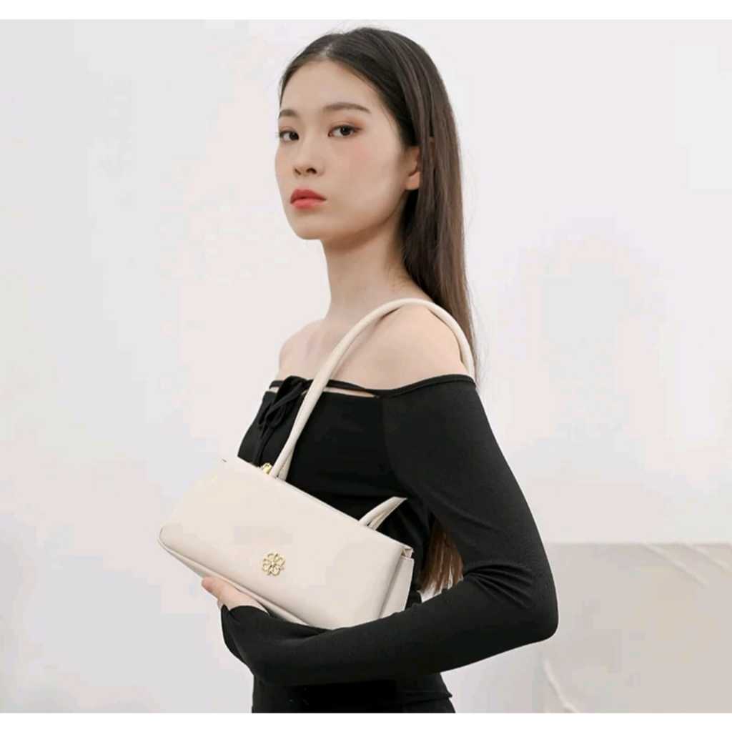Les Catino - Lestari Shoulder