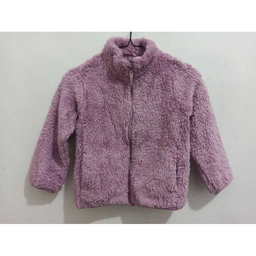 PRELOVED JAKET BULU LENGAN PANJANG ANAK WARNA UNGU MERK UNIQLO 4AA