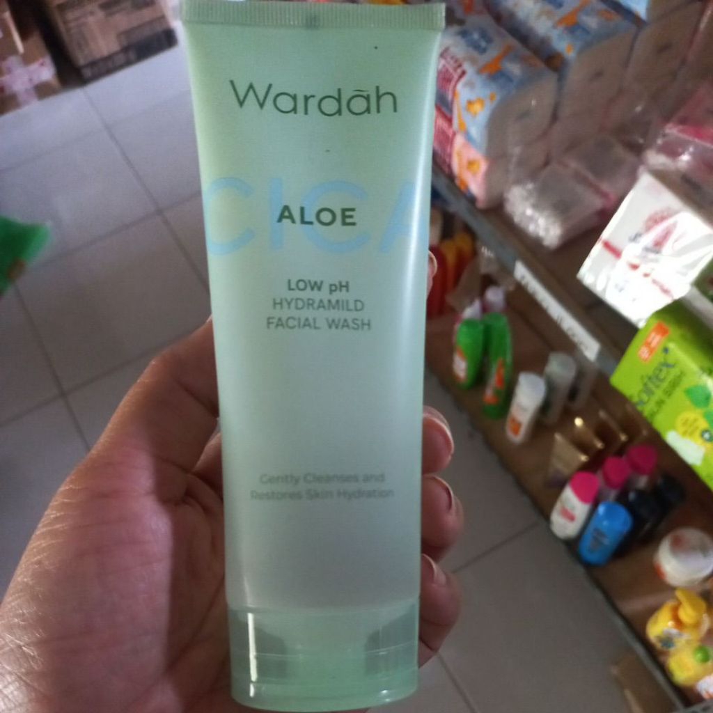 Wardah Aloe/ Wardah cuci muka gel 100ml