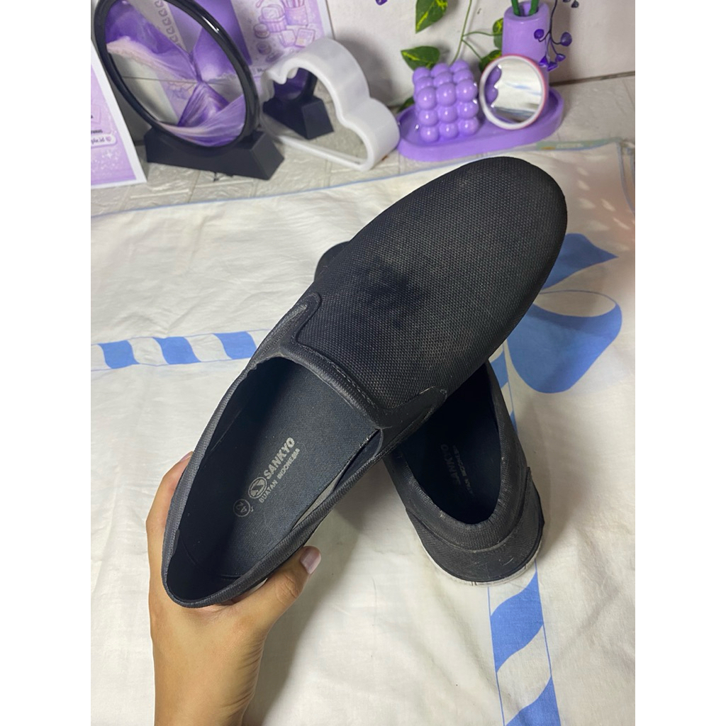 PRELOVED Sepatu Pria bahan Karet Lentur Size 42 Sepatu Pria Slip On
