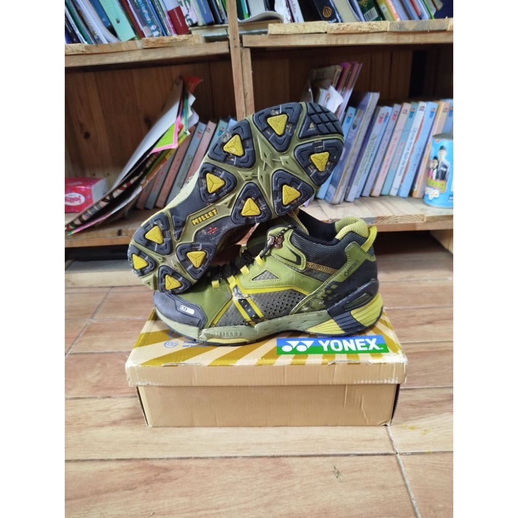 Sepatu Hikking Millet Tanzaro Mid GTX Second Original 42,5, 27,5 cm Bekas