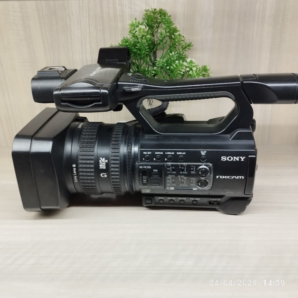 Sony HXR NX100