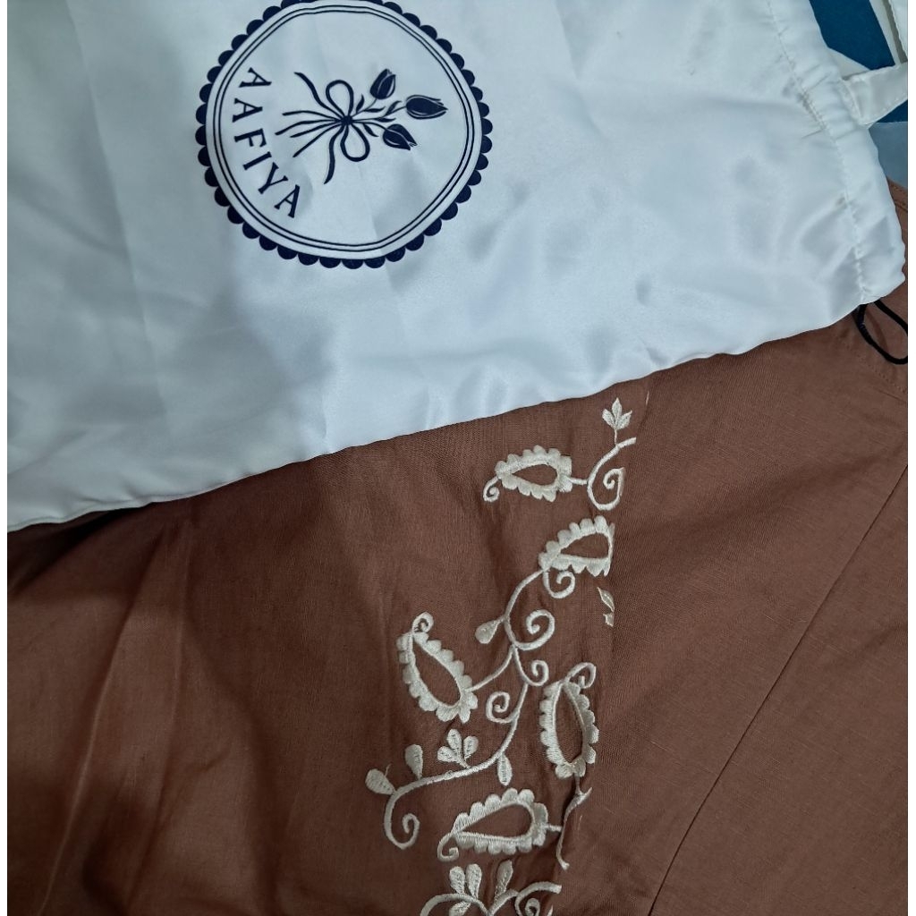 PRELOVED MARYAM ABAYA AAFIYA THAI TEA
