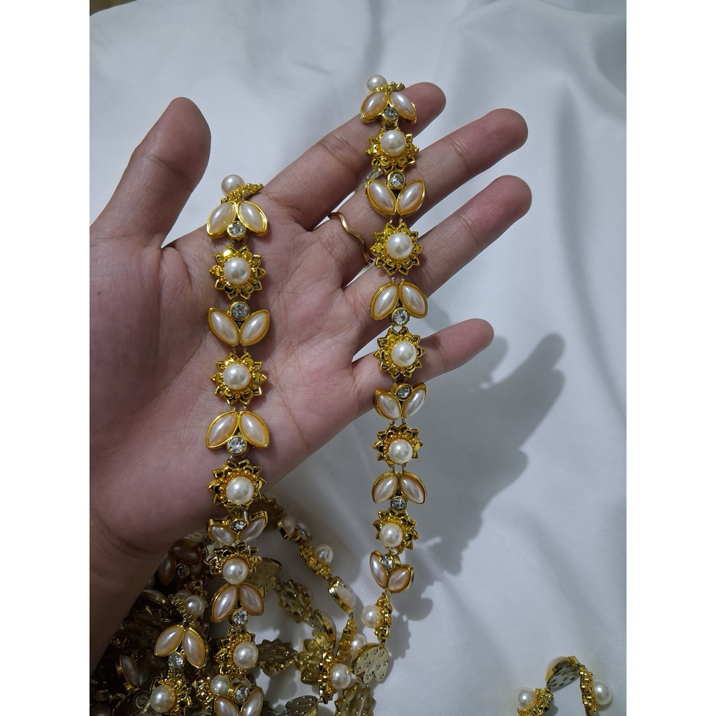 PER METER (100CM) Payet Rangkai Model Kristal Daun Bunga Mutiara / Aplikasi Diamond Payet Jahit  Pre