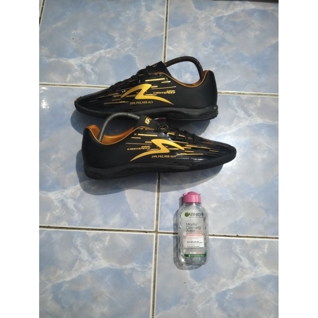 Ss + Reborn Black Gold Sz 41