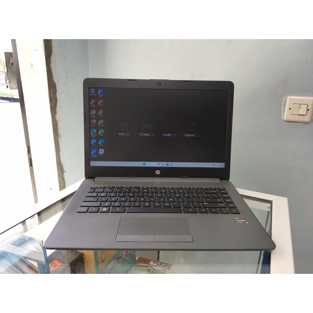 Laptop Hp 245 G7 Ryzen 3 3300u 4/256GB