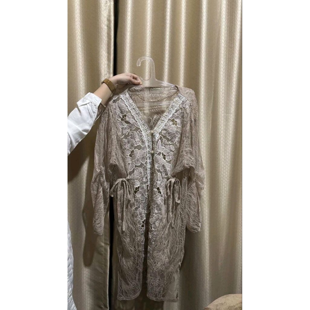outer brukat tile baju kondangan