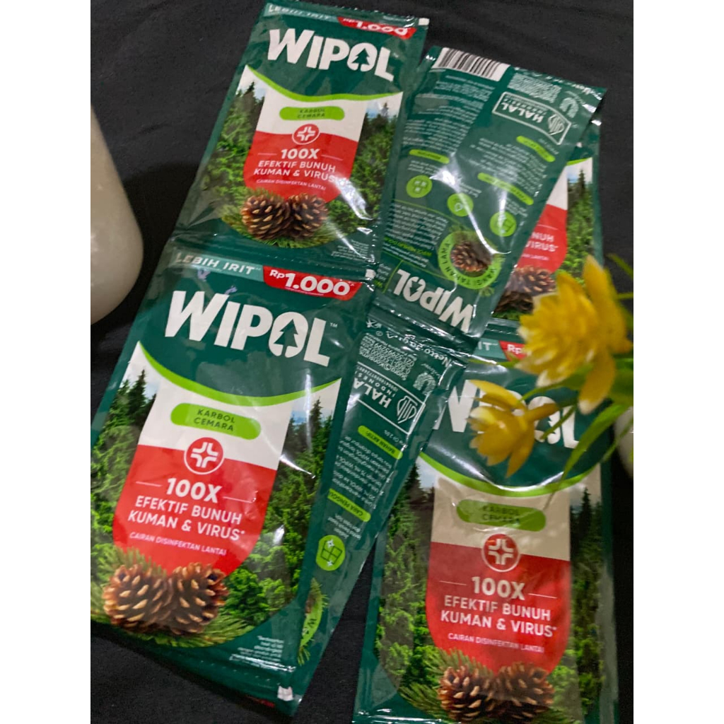 Wipol Karbol Cemara Renceng Isi 6 Sachet