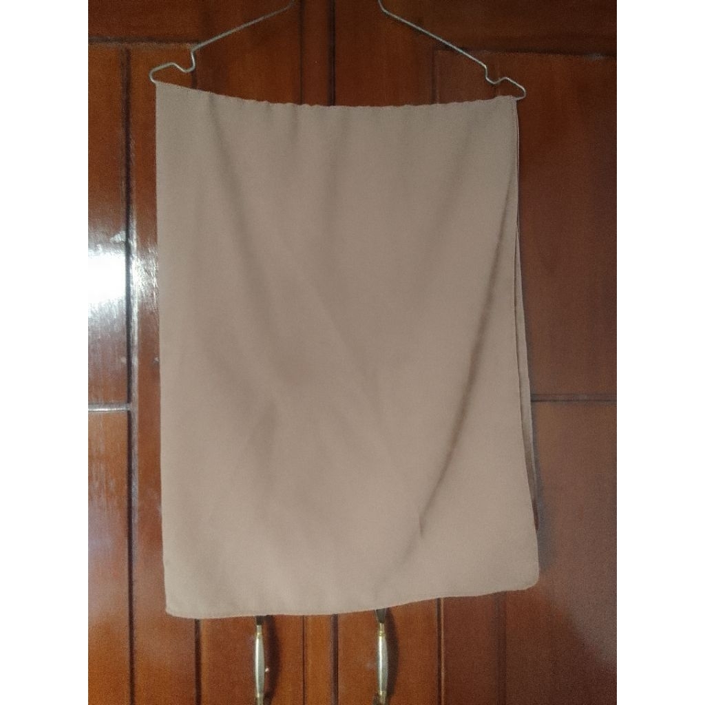 Preloved Hijab Pashmina Ceruty warna Mocca