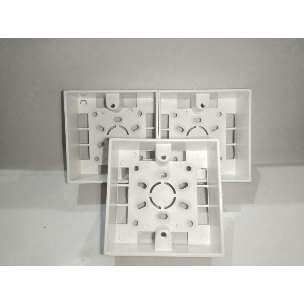 BOX OUTBOW/OB PAXTON PUTIH