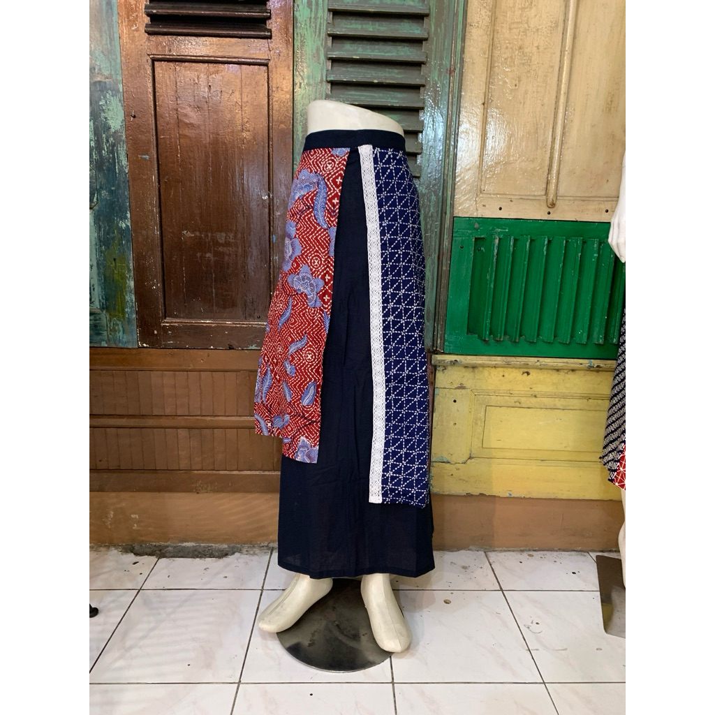 Batik Luwes Putera - Rok Tumpuk Buket Gantung