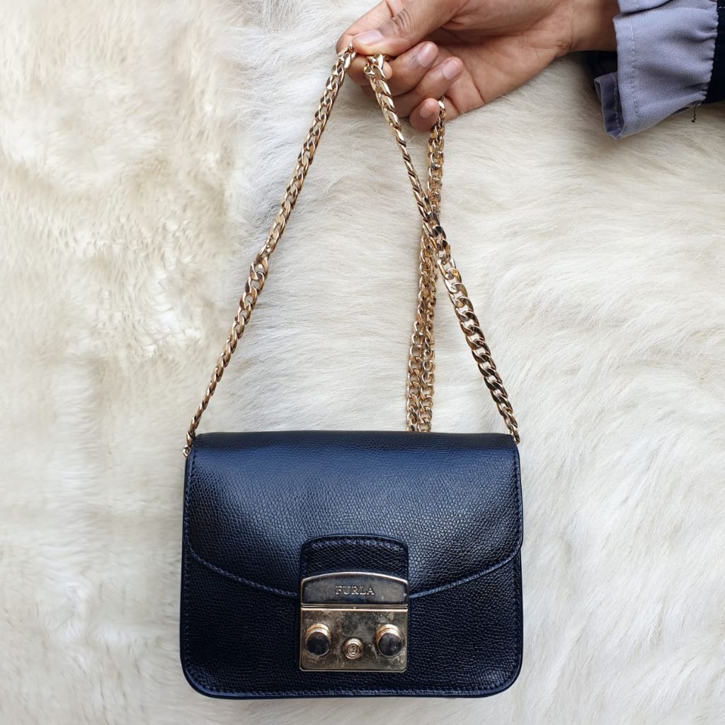 Tas Wanita Furla Mini Sling Bag Hitam Kulit Asli Tali Rantai