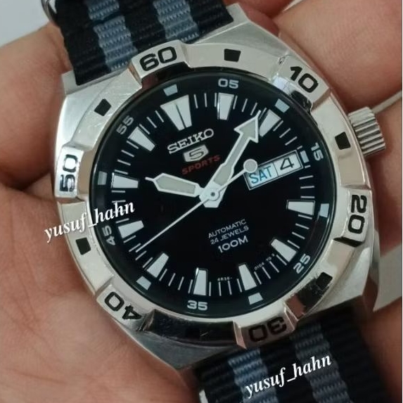 Jam tangan Seiko 5 Sports Automatic otomatis model divers 7s26