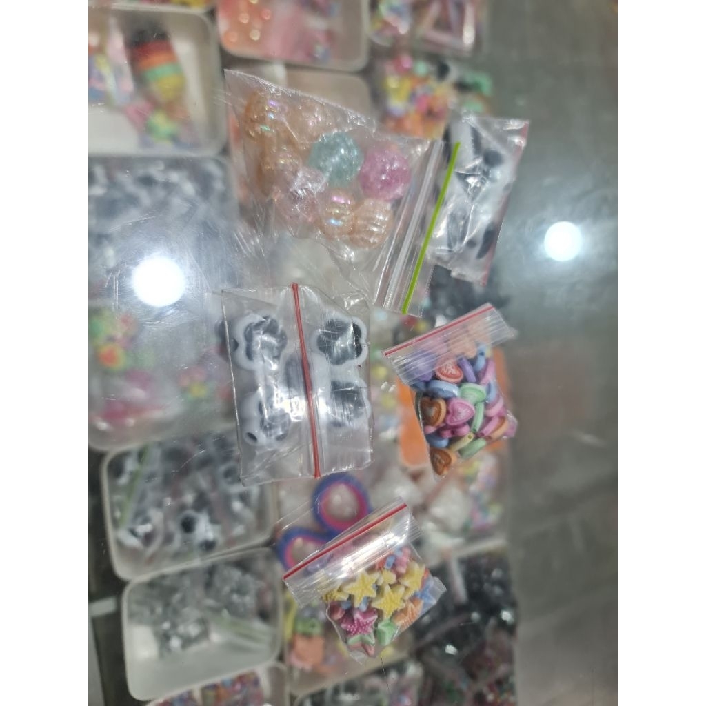 manik2 gelang,kalung dll