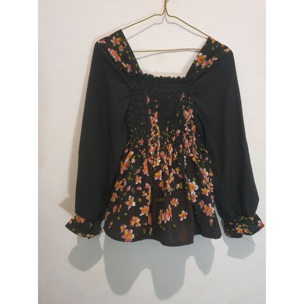 blouse hitam motif floral [Foto Asli]