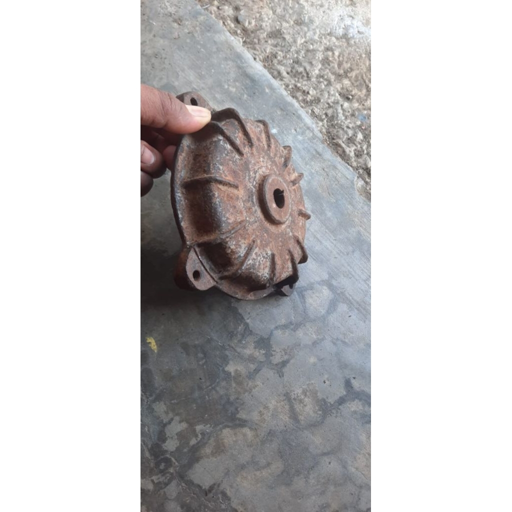 tromol depan vespa super ring 8