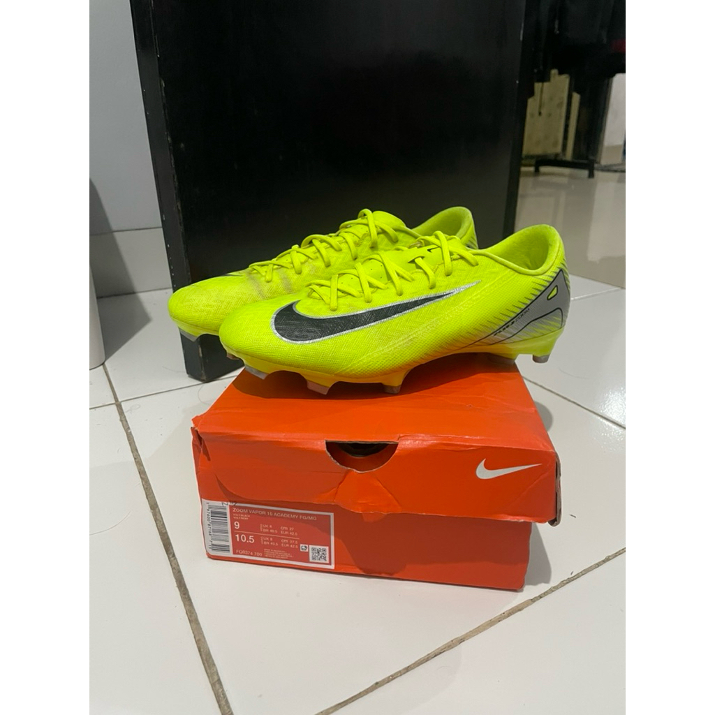 sepatu bola nike zoom vapor